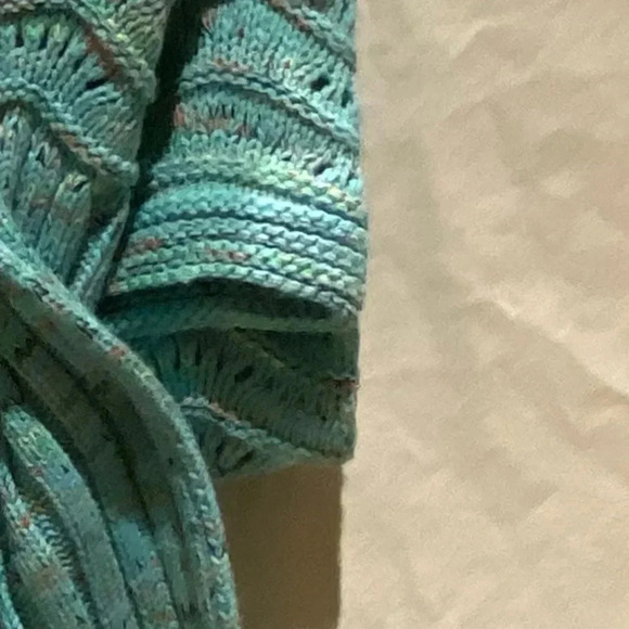 Mermaid-Tail Knit Blanket in Turquoise (OSFM) - Picture 5 of 6